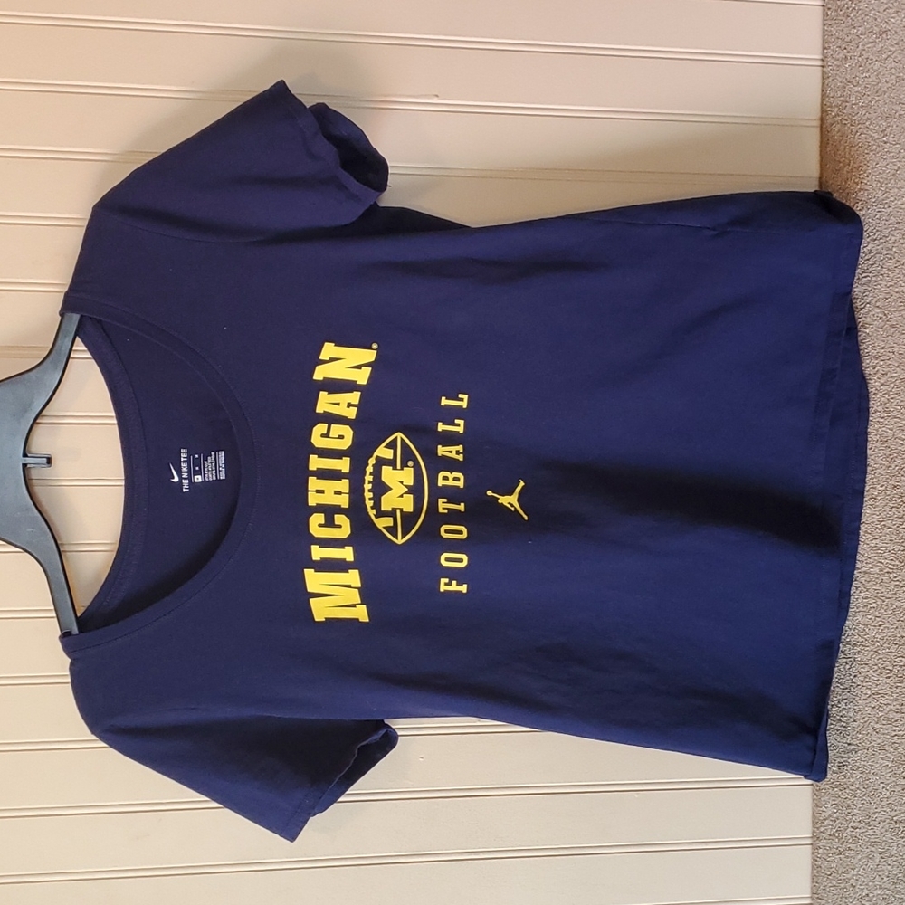 Nike Michigan football tee medium blue gold yellow short sleeves - Picture 7 of 7